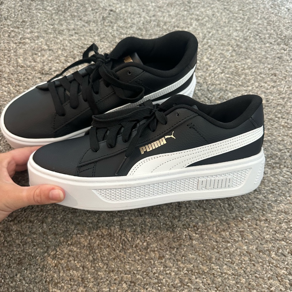 Puma Women's Black and White Sneakers